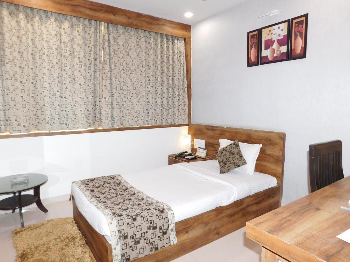Hotel Shiva Club And Resort Mundra Ngoại thất bức ảnh